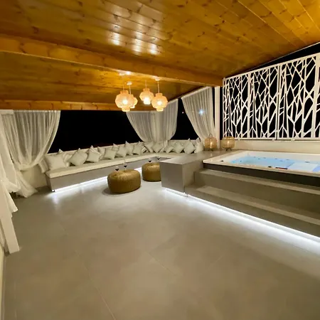 Deluxe Two-bedroom With Sea View & Jacuzzi 아파트 *