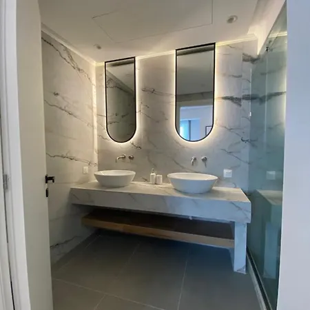 Apartmán Deluxe Two-bedroom With Sea View & Jacuzzi Nea Skioni