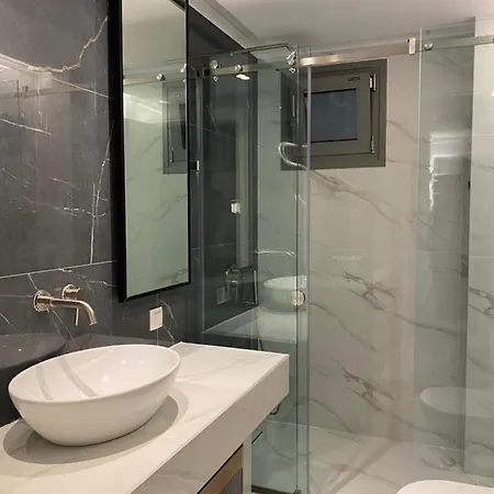 Apartmán Deluxe Two-bedroom With Sea View & Jacuzzi *