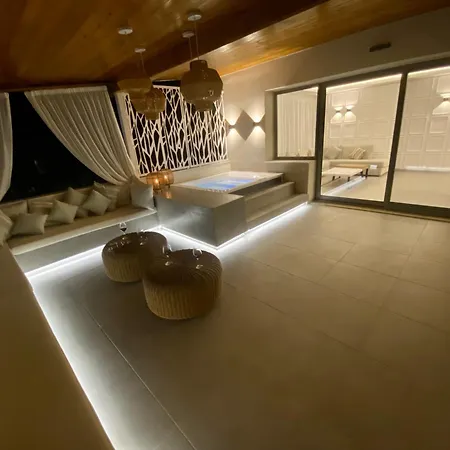Apartmán Deluxe Two-bedroom With Sea View & Jacuzzi *