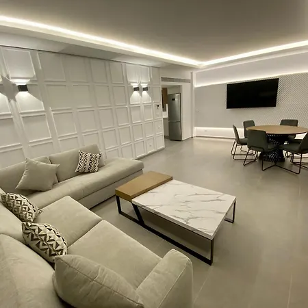 Deluxe Two-bedroom With Sea View & Jacuzzi Apartmán Nea Skioni
